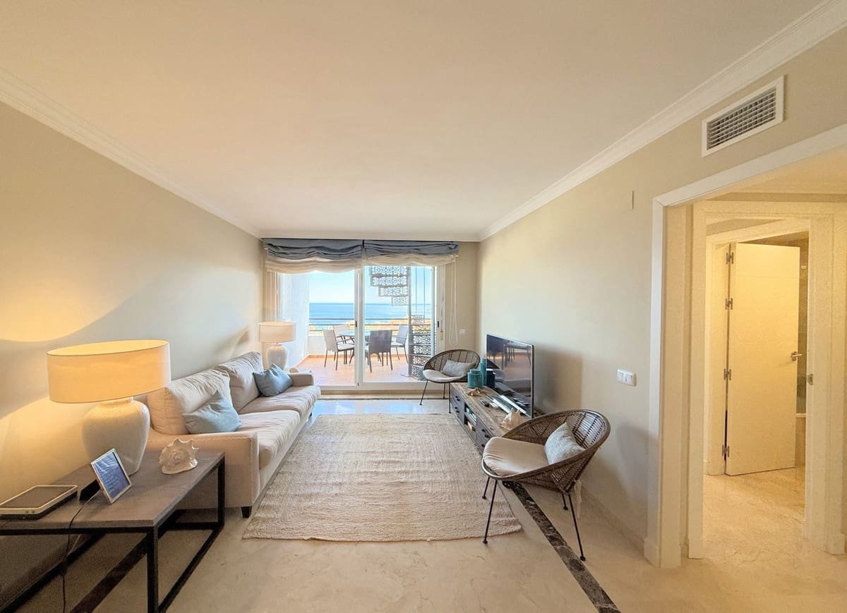 Ático de 2 habitaciones en La Duquesa / Puerto de la Duquesa en venta - 315.000 € (Ref: 9363941)