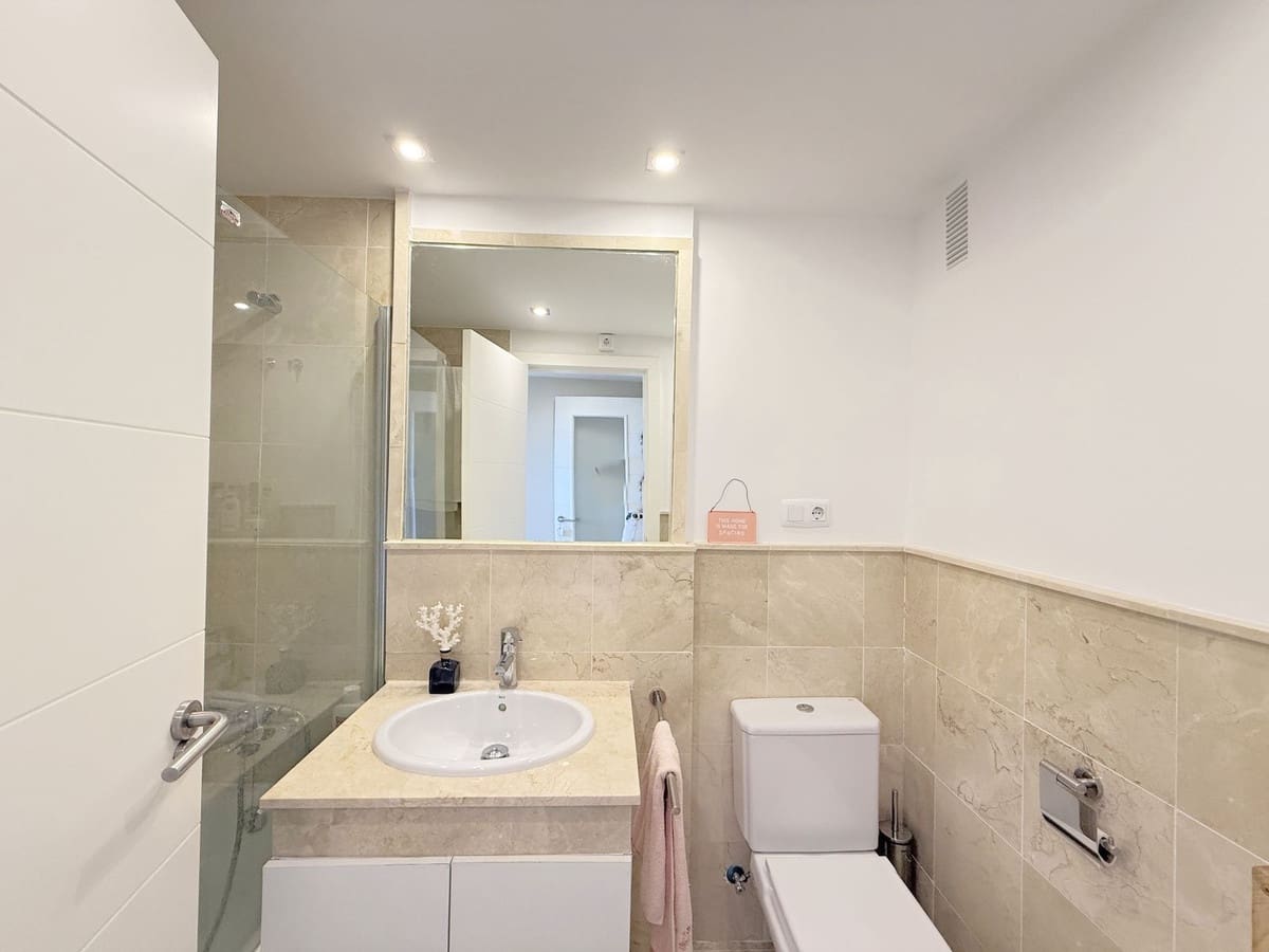 Ático de 2 habitaciones en La Duquesa / Puerto de la Duquesa en venta - 315.000 € (Ref: 9363941)