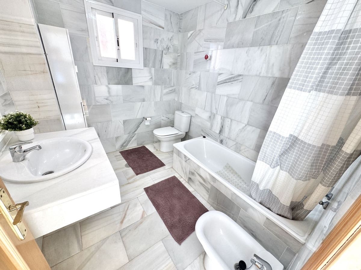 2 soverom Penthouse til salgs i Riviera del Sol med garasje - € 369 995 (Ref: 9363942)