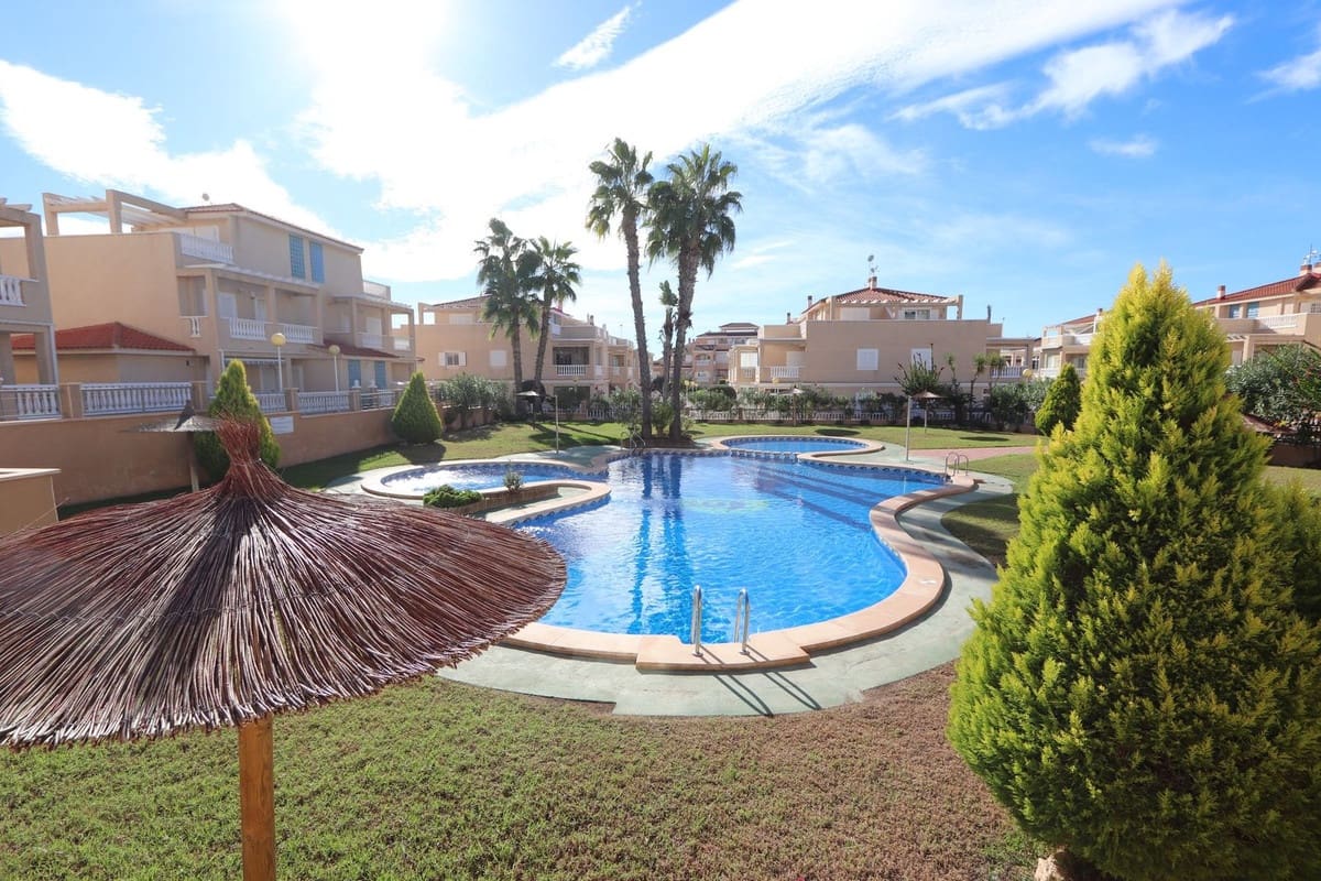 Apartamento de 3 habitaciones en Playa Flamenca en venta - 264.000 € (Ref: 9363948)