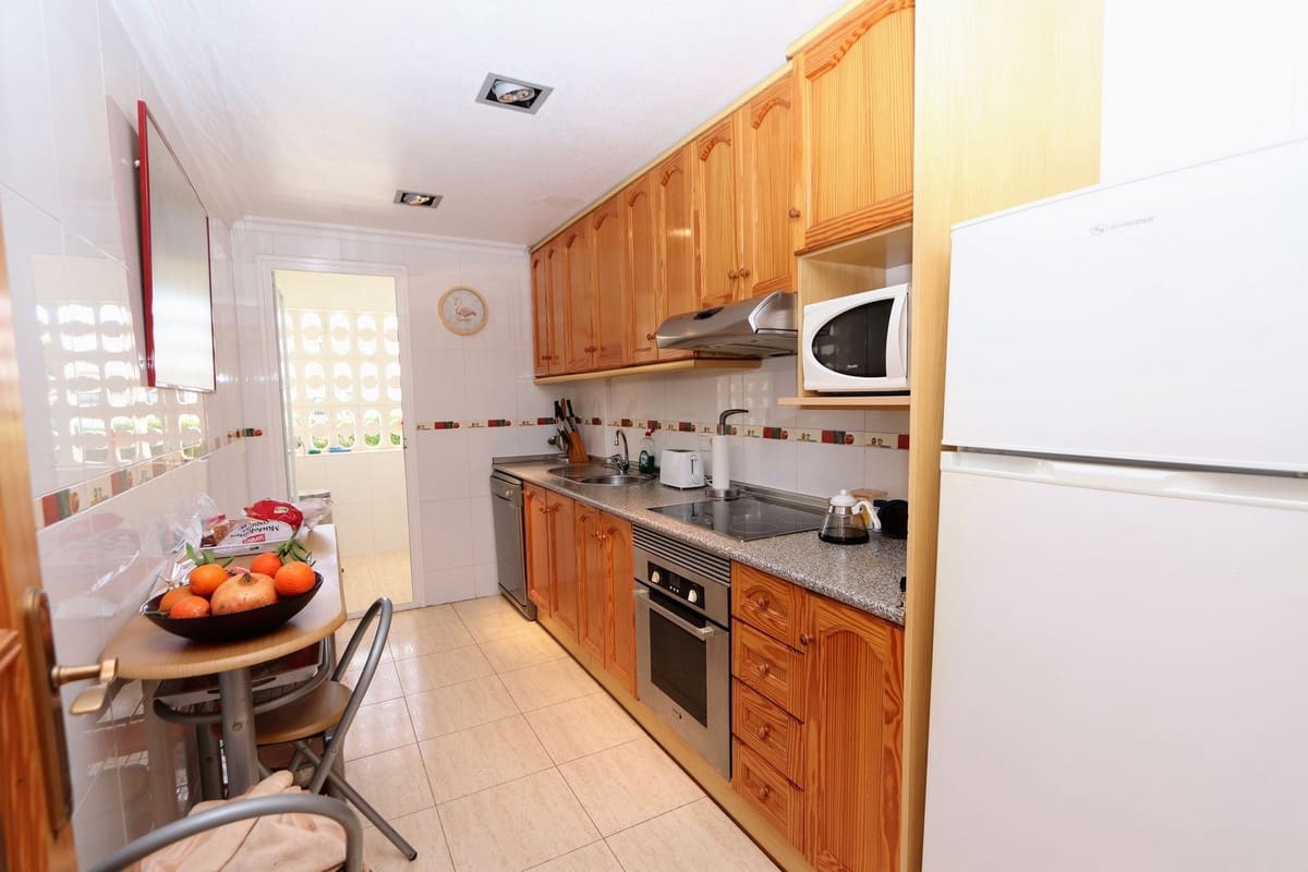 Apartamento de 3 habitaciones en Playa Flamenca en venta - 264.000 € (Ref: 9363948)