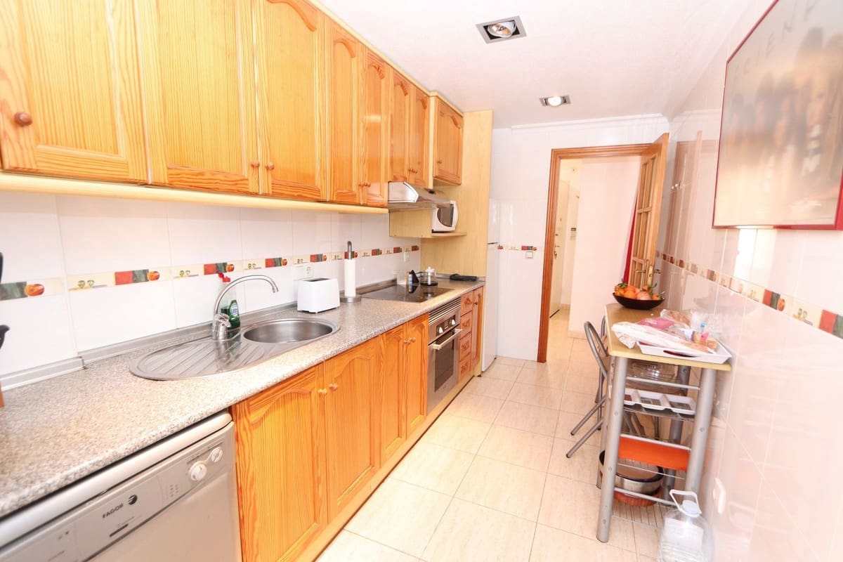 Apartamento de 3 habitaciones en Playa Flamenca en venta - 264.000 € (Ref: 9363948)