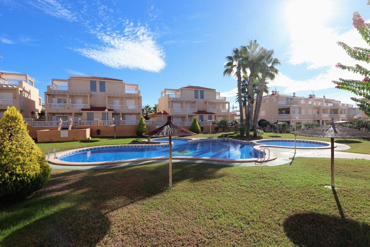 Apartamento de 3 habitaciones en Playa Flamenca en venta - 264.000 € (Ref: 9363948)
