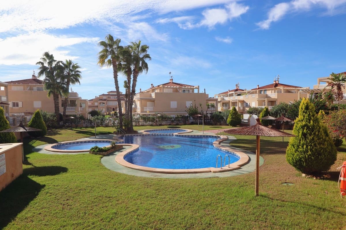 Apartamento de 3 habitaciones en Playa Flamenca en venta - 264.000 € (Ref: 9363948)