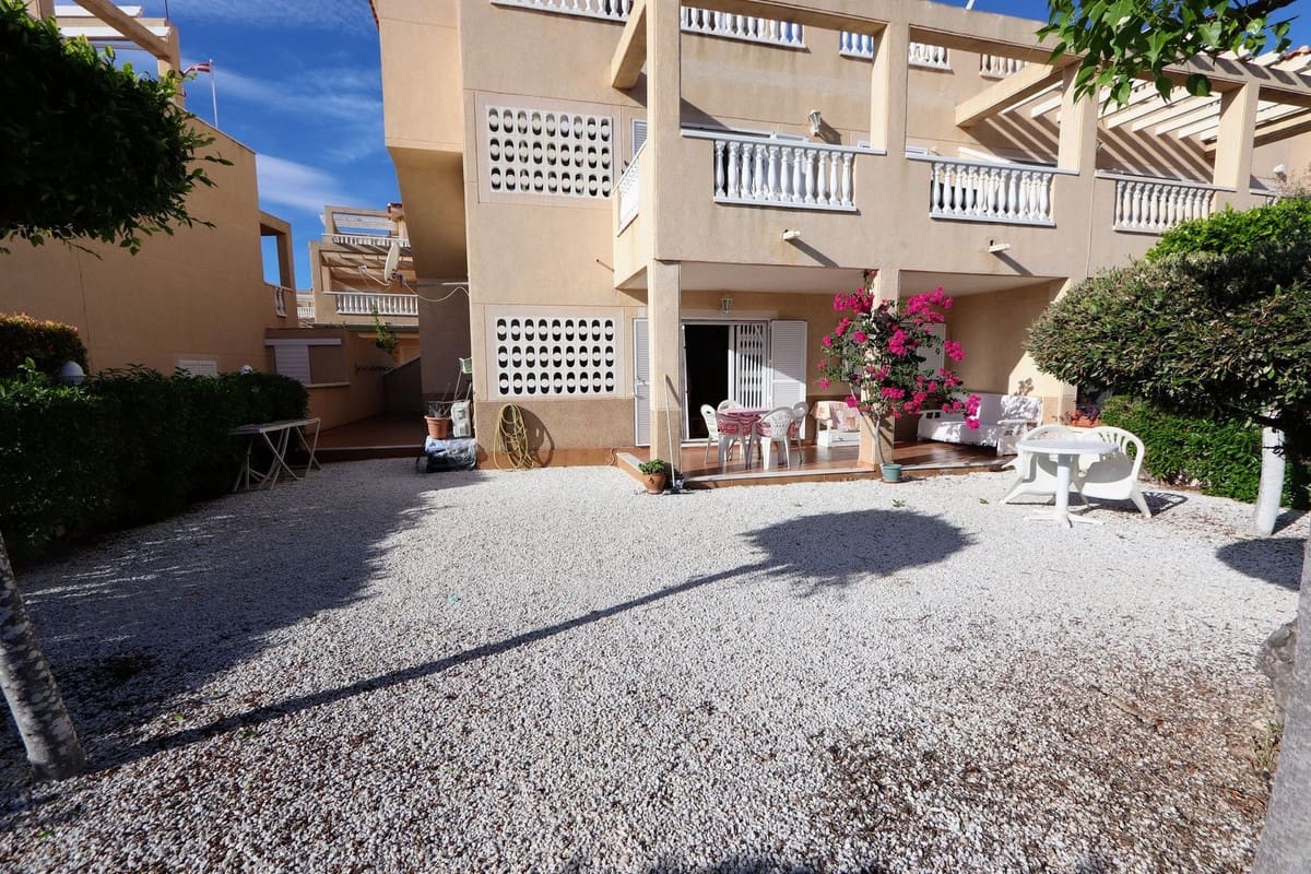 Apartamento de 3 habitaciones en Playa Flamenca en venta - 264.000 € (Ref: 9363948)