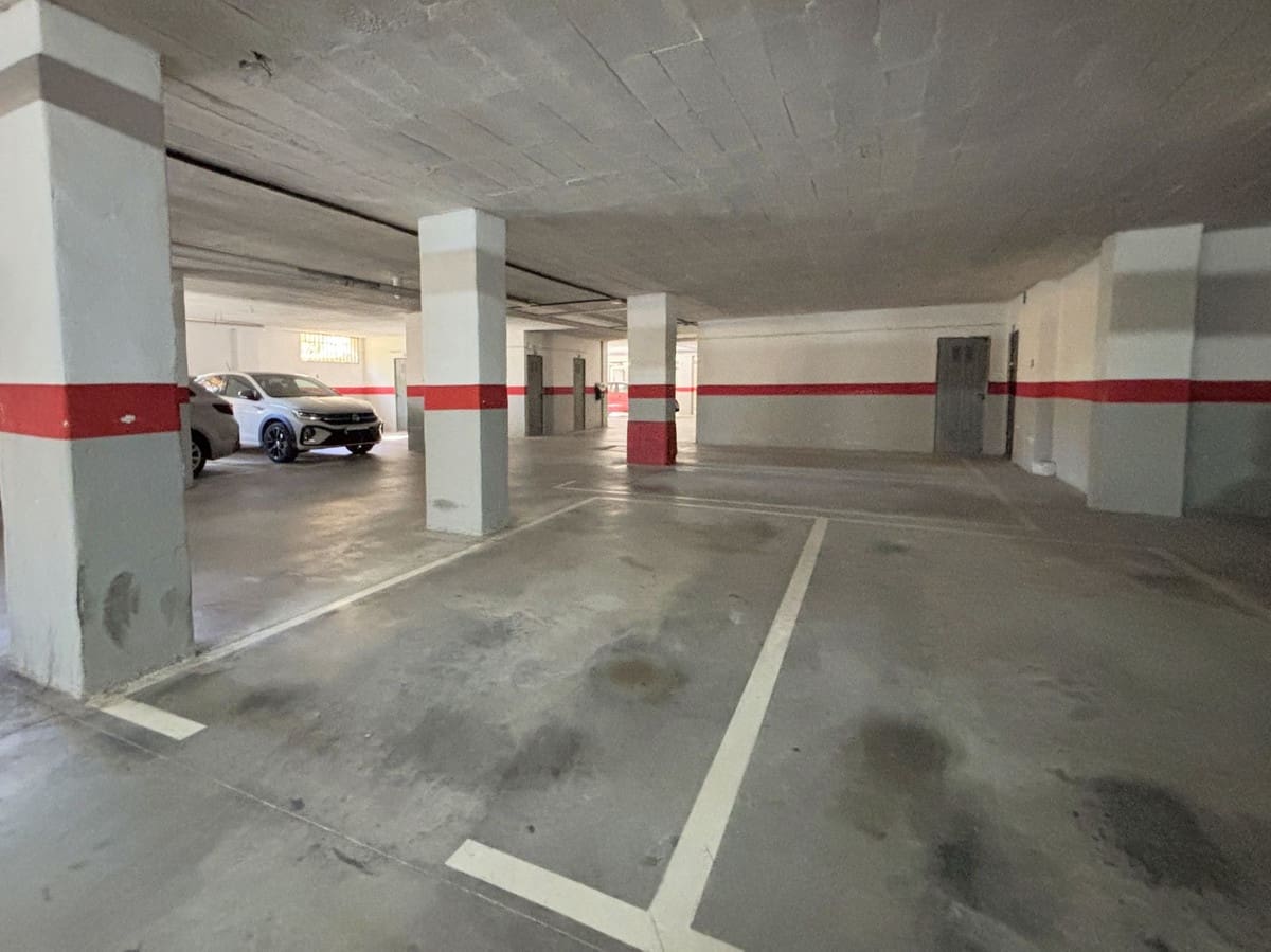 4 quarto Apartamento para venda em Estepona - 365 000 € (Ref: 9363949)