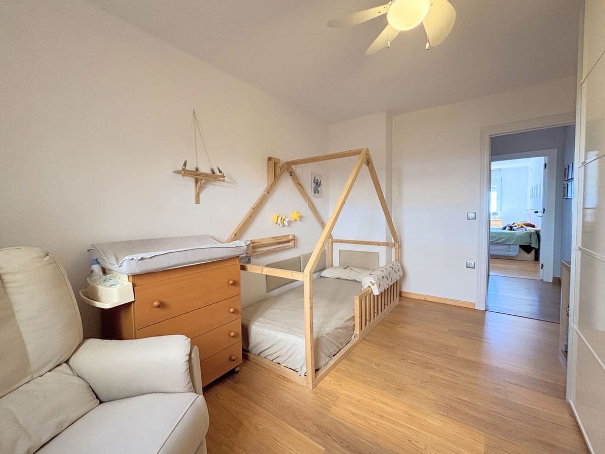 4 quarto Apartamento para venda em Estepona - 365 000 € (Ref: 9363949)