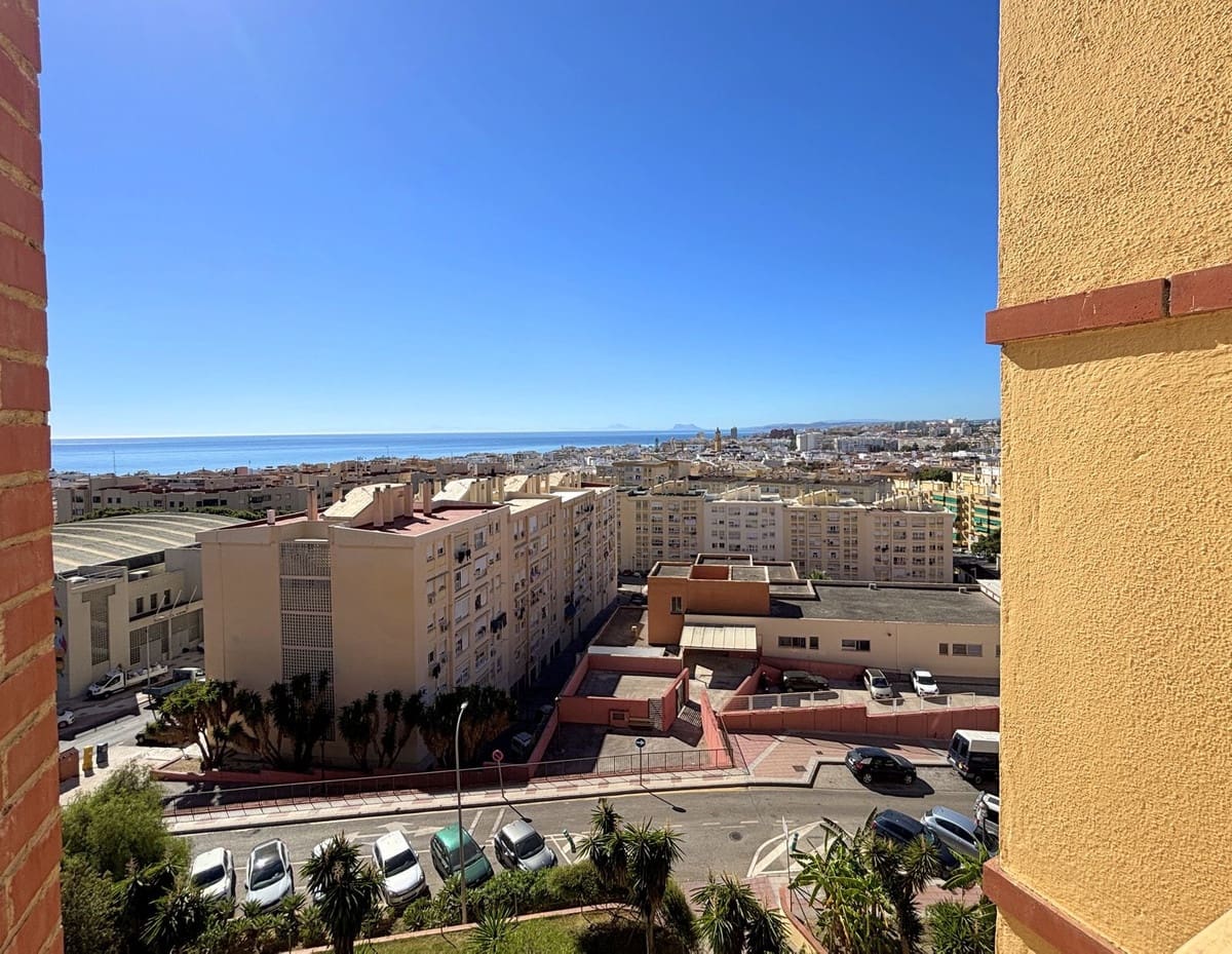 4 quarto Apartamento para venda em Estepona - 365 000 € (Ref: 9363949)