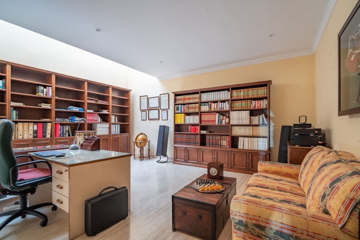 5 sovrum Villa till salu i Malaga stad - 1 450 000 € (Ref: 9363955)