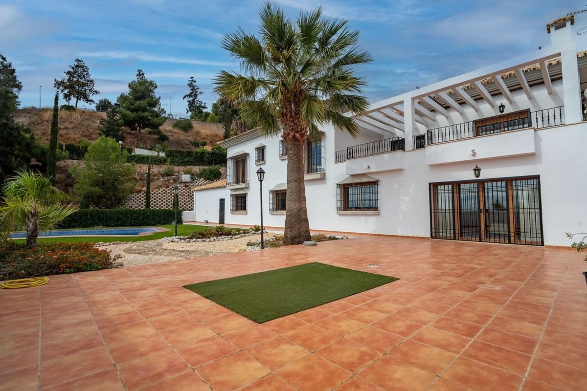 5 Zimmer Villa zu verkaufen in Malaga Stadt - 1.450.000 € (Ref: 9363955)