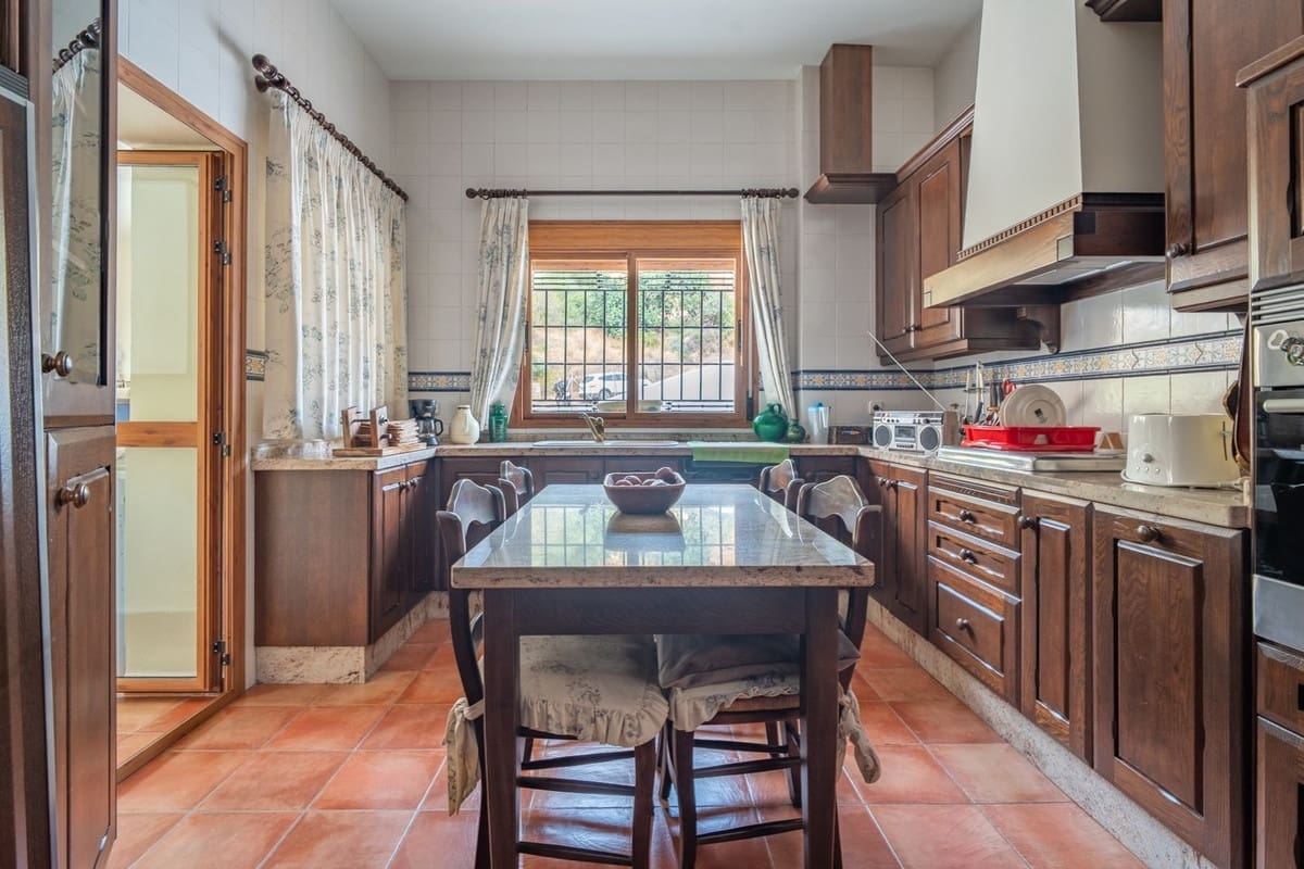 5 Zimmer Villa zu verkaufen in Malaga Stadt - 1.450.000 € (Ref: 9363955)