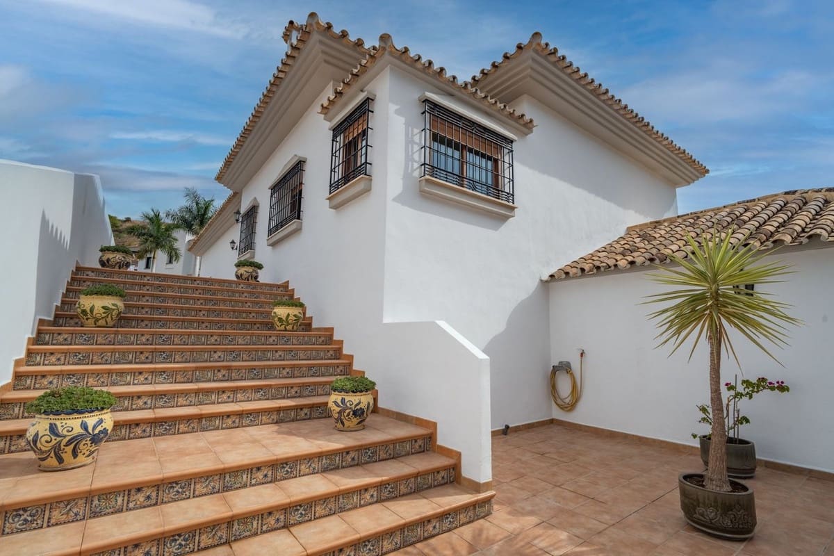 5 Zimmer Villa zu verkaufen in Malaga Stadt - 1.450.000 € (Ref: 9363955)