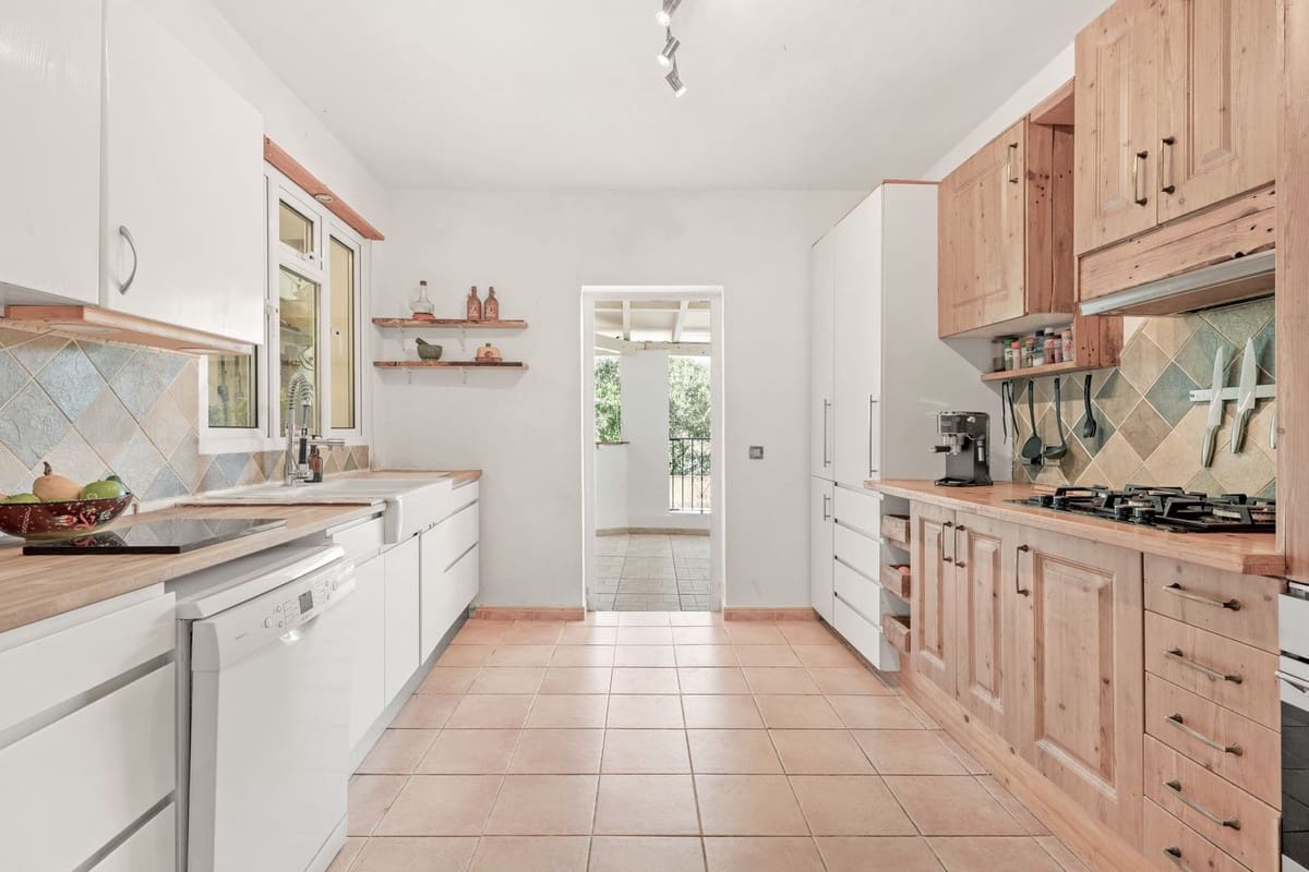 3 quarto Quinta/Casa Rural para venda em Estepona - 550 000 € (Ref: 9363957)