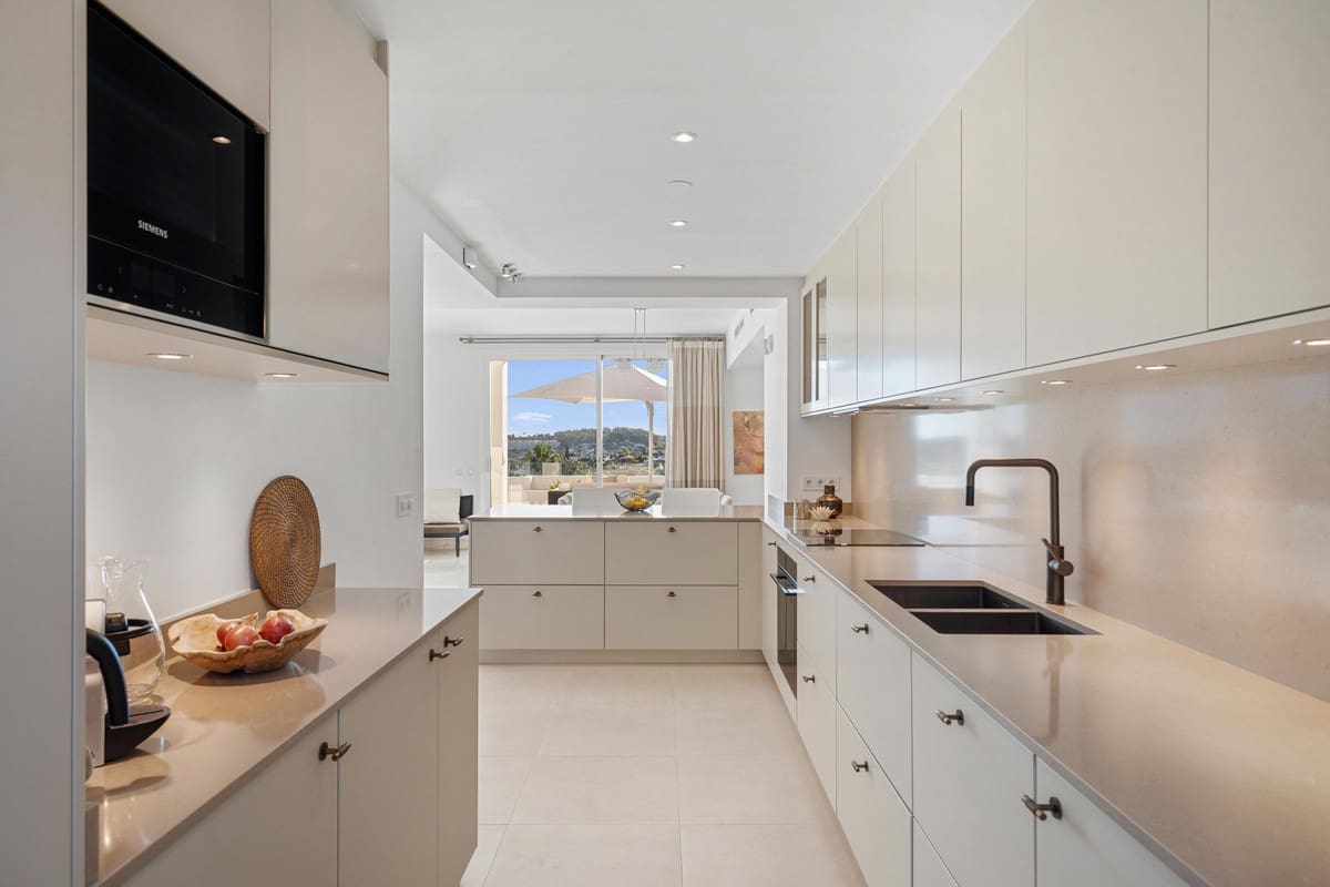 3 soverom Penthouse til salgs i Nueva Andalucia - € 1 695 000 (Ref: 9363958)