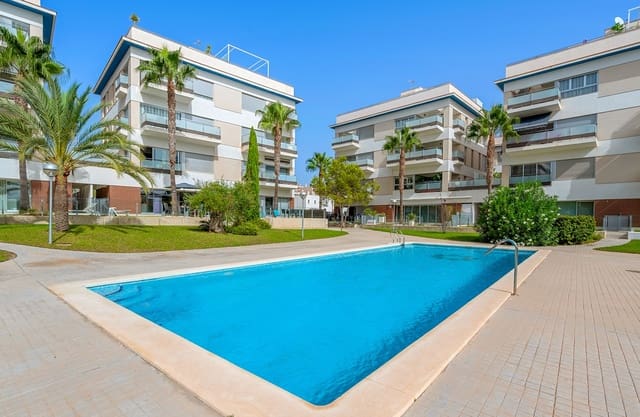 Apartamento de 2 habitaciones en Villamartin, Orihuela en venta - 265.000 € (Ref: 9363960)