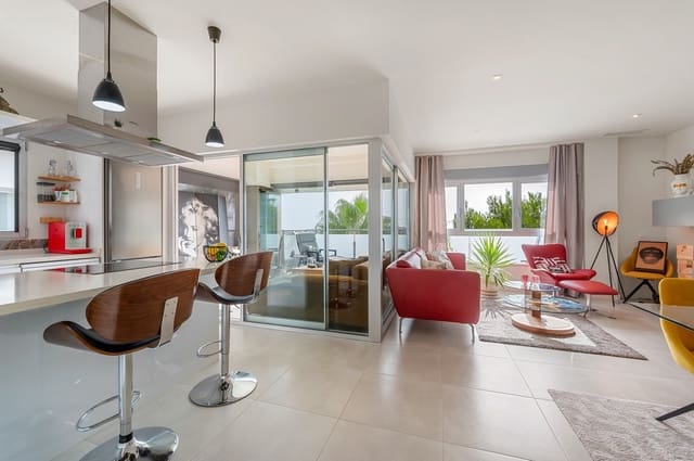 Apartamento de 2 habitaciones en Villamartin, Orihuela en venta - 265.000 € (Ref: 9363960)