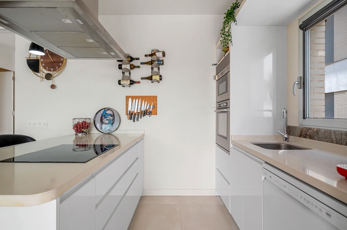 Apartamento de 2 habitaciones en Villamartin en venta - 265.000 € (Ref: 9363960)