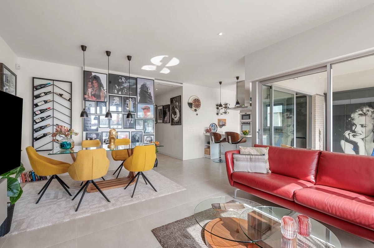 Apartamento de 2 habitaciones en Villamartin en venta - 265.000 € (Ref: 9363960)