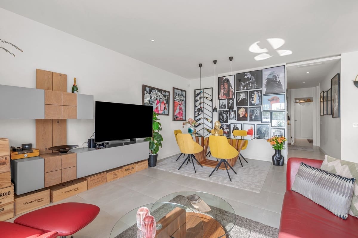 Apartamento de 2 habitaciones en Villamartin en venta - 265.000 € (Ref: 9363960)