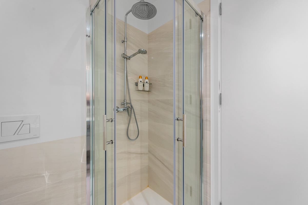 Apartamento de 2 habitaciones en Villamartin en venta - 265.000 € (Ref: 9363960)