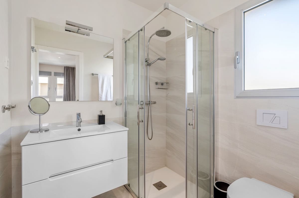 Apartamento de 2 habitaciones en Villamartin en venta - 265.000 € (Ref: 9363960)