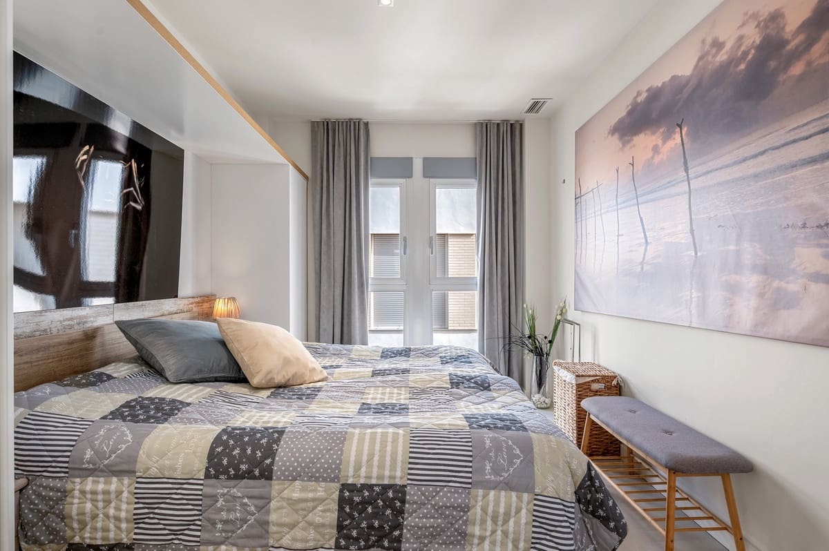 Apartamento de 2 habitaciones en Villamartin en venta - 265.000 € (Ref: 9363960)