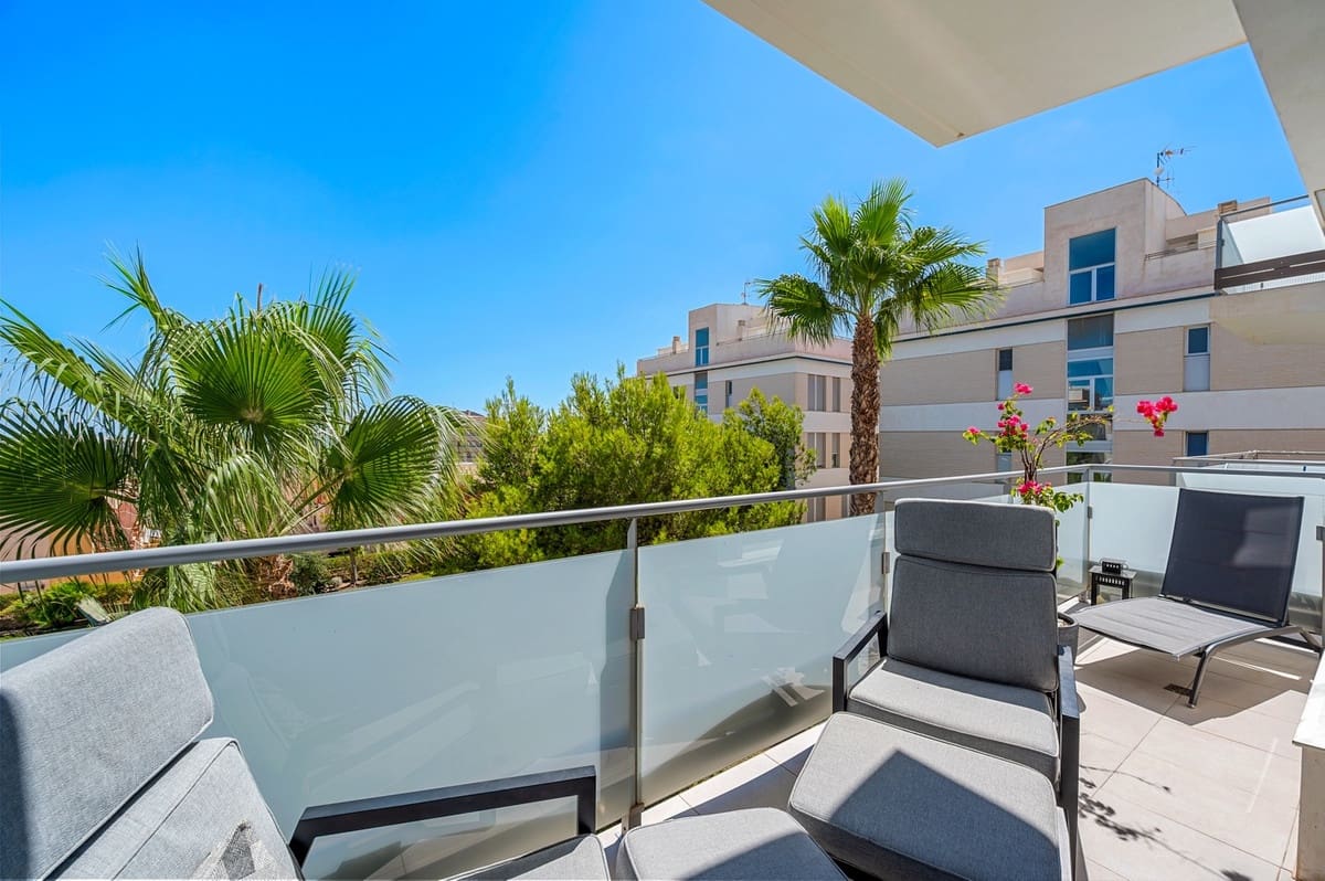 Apartamento de 2 habitaciones en Villamartin en venta - 265.000 € (Ref: 9363960)