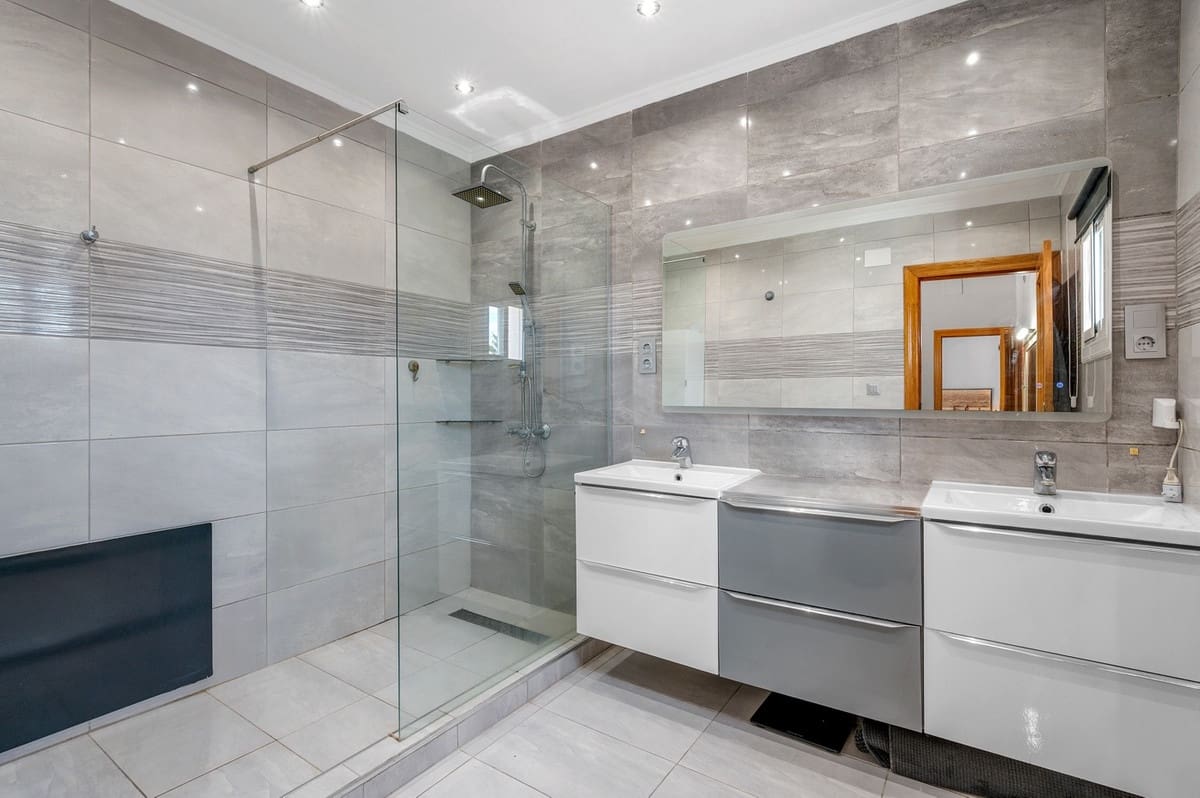 6 bedroom Villa for sale in Elche / Elx - € 560,000 (Ref: 9363965)