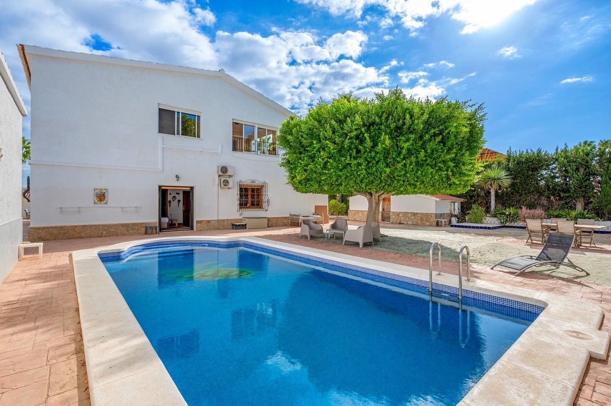 6 bedroom Villa for sale in Elche / Elx - € 560,000 (Ref: 9363965)