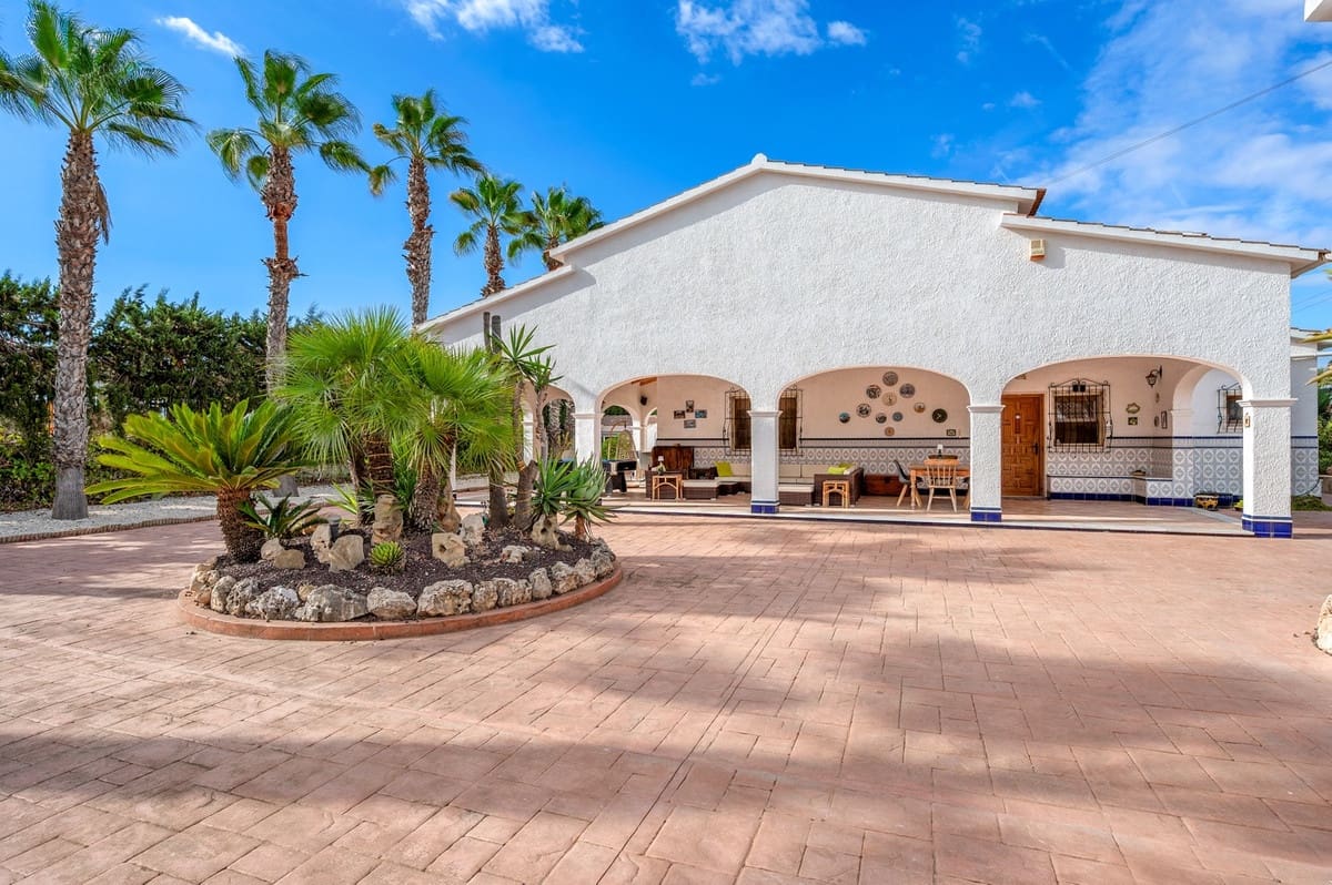 6 bedroom Villa for sale in Elche / Elx - € 560,000 (Ref: 9363965)