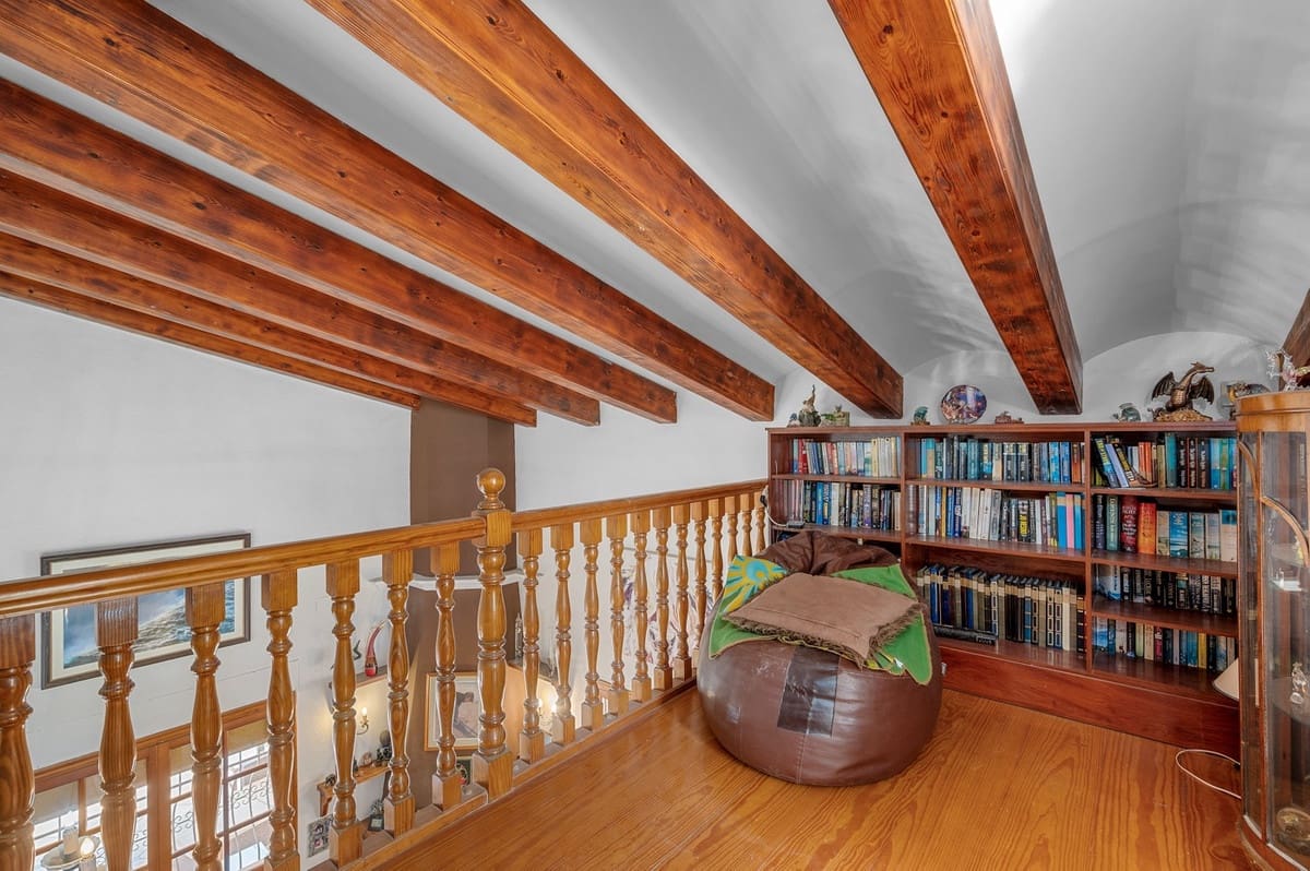 6 bedroom Villa for sale in Elche / Elx - € 560,000 (Ref: 9363965)