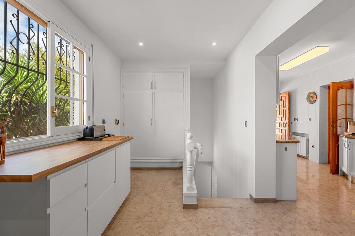 6 bedroom Villa for sale in Elche / Elx - € 560,000 (Ref: 9363965)