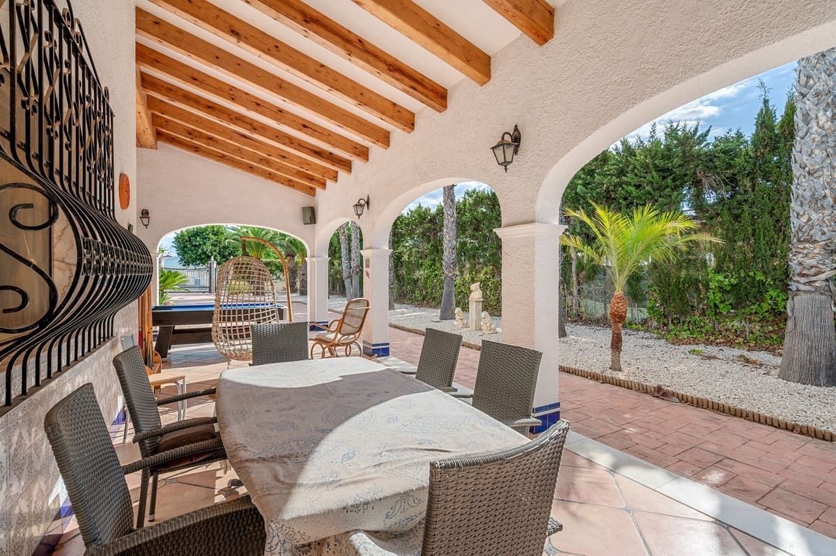 6 bedroom Villa for sale in Elche / Elx - € 560,000 (Ref: 9363965)