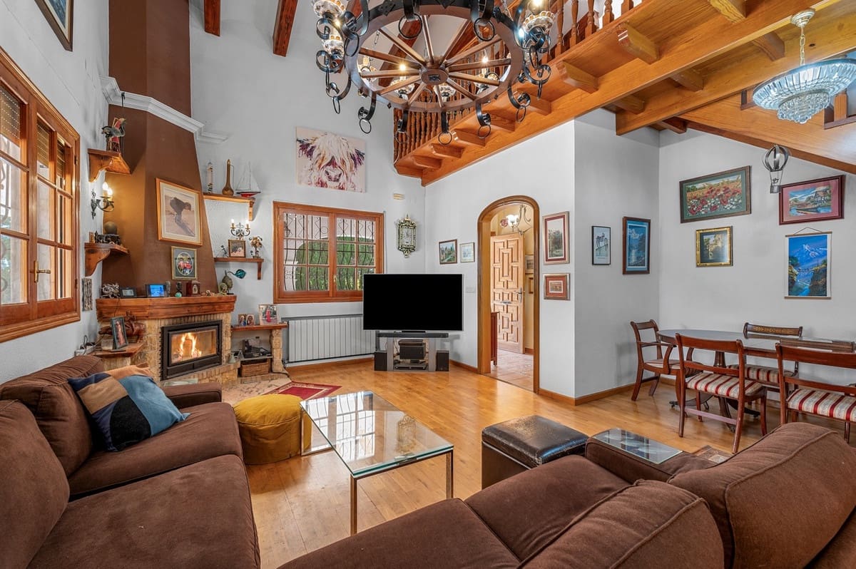 6 bedroom Villa for sale in Elche / Elx - € 560,000 (Ref: 9363965)