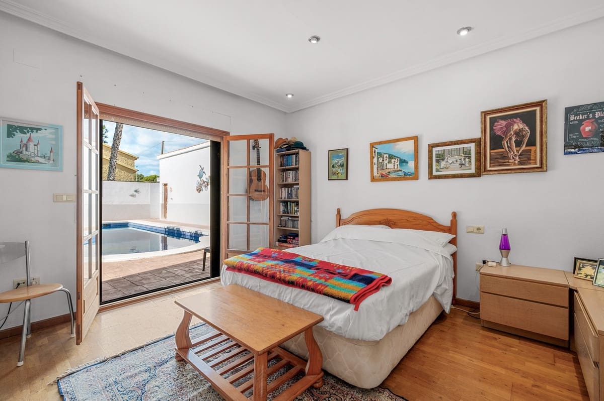 6 bedroom Villa for sale in Elche / Elx - € 560,000 (Ref: 9363965)