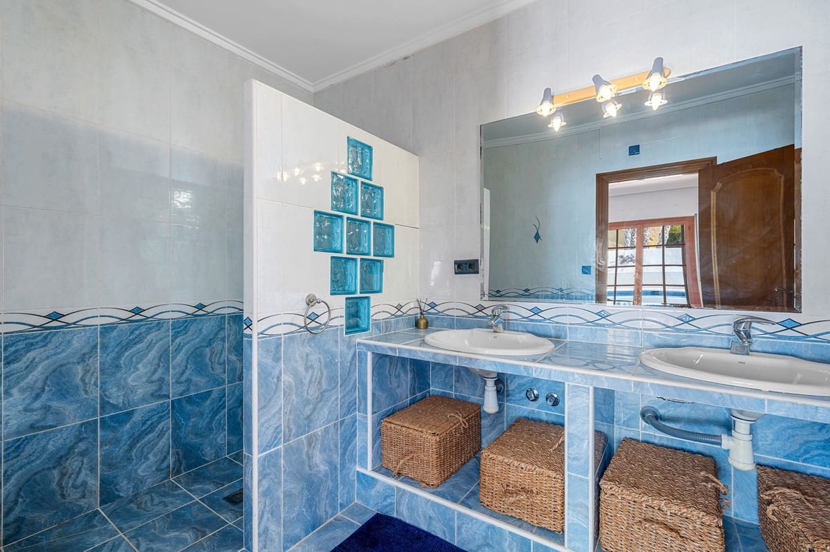 6 bedroom Villa for sale in Elche / Elx - € 560,000 (Ref: 9363965)