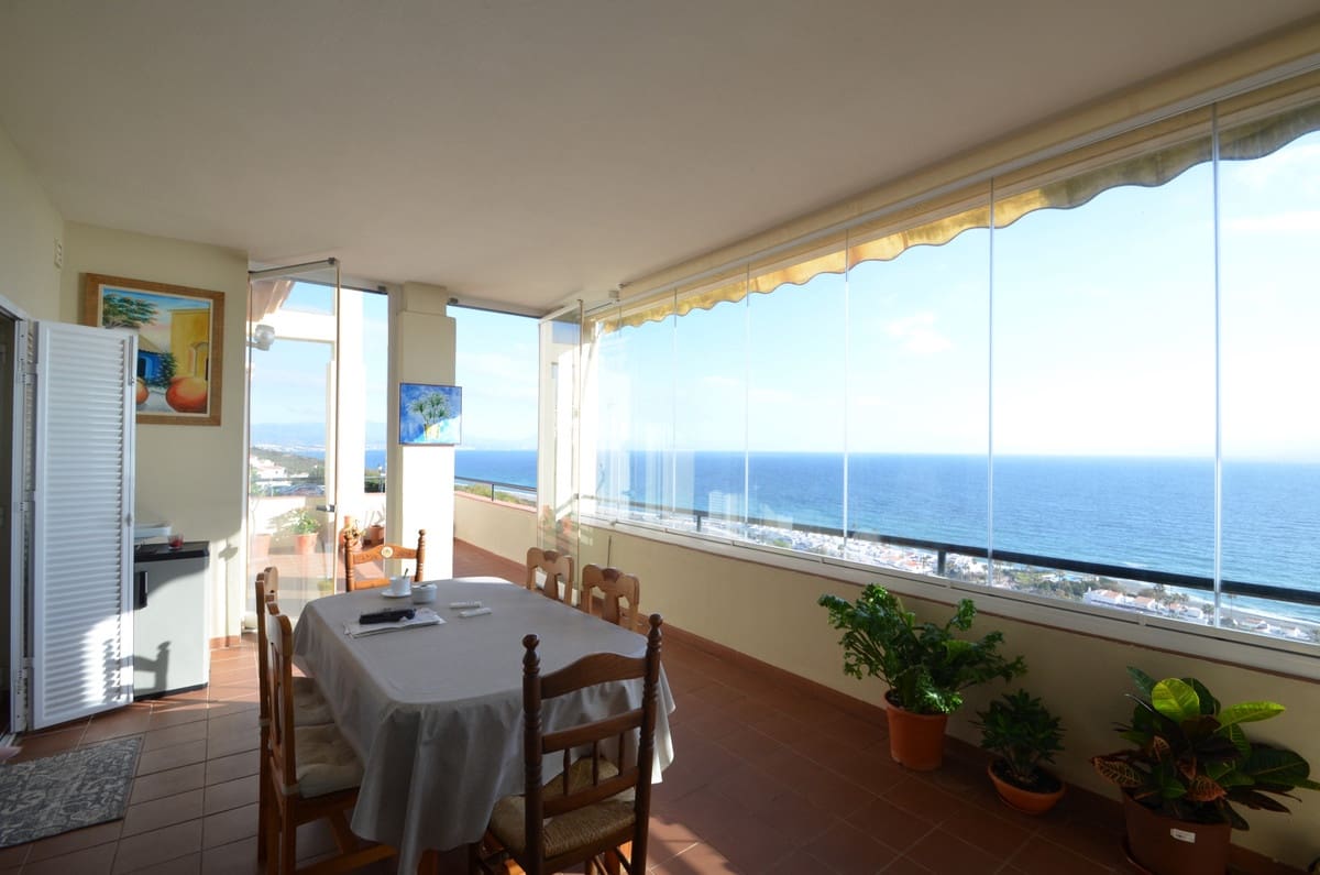 3 bedroom Apartment for sale in La Duquesa / Puerto de la Duquesa - € 533,000 (Ref: 9363968)