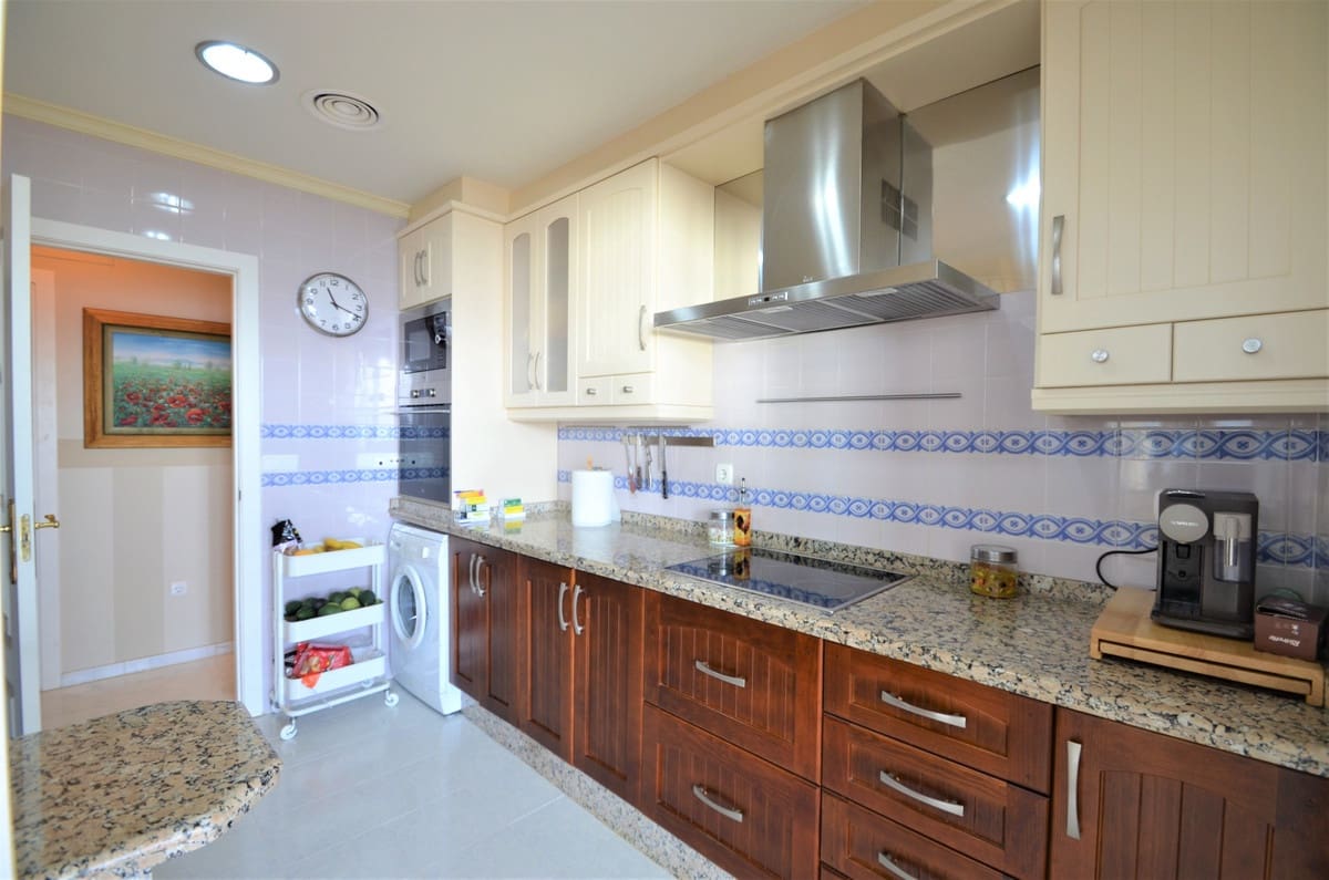 3 bedroom Apartment for sale in La Duquesa / Puerto de la Duquesa - € 533,000 (Ref: 9363968)