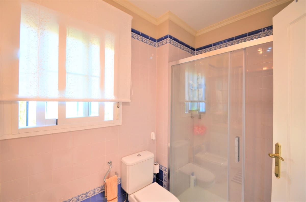 3 bedroom Apartment for sale in La Duquesa / Puerto de la Duquesa - € 533,000 (Ref: 9363968)