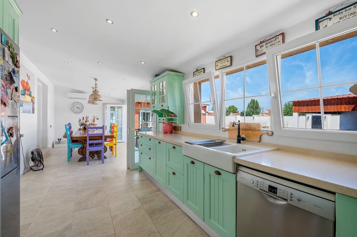 Finca/Casa Rural de 6 habitaciones en Almoradí en venta - 650.000 € (Ref: 9363969)