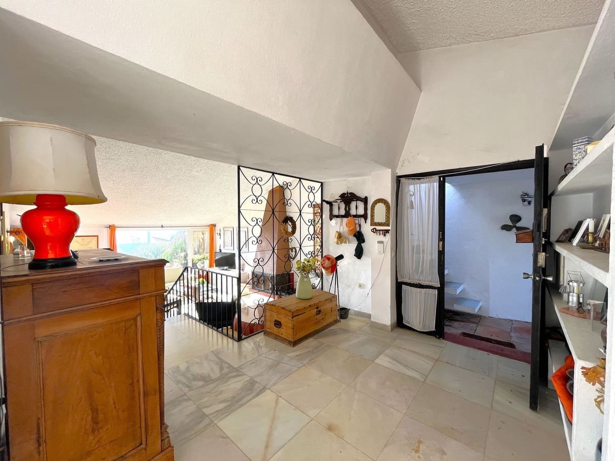 5 makuuhuone Huvila myytävänä paikassa Estepona - 1 295 000 € (Ref: 9363978)