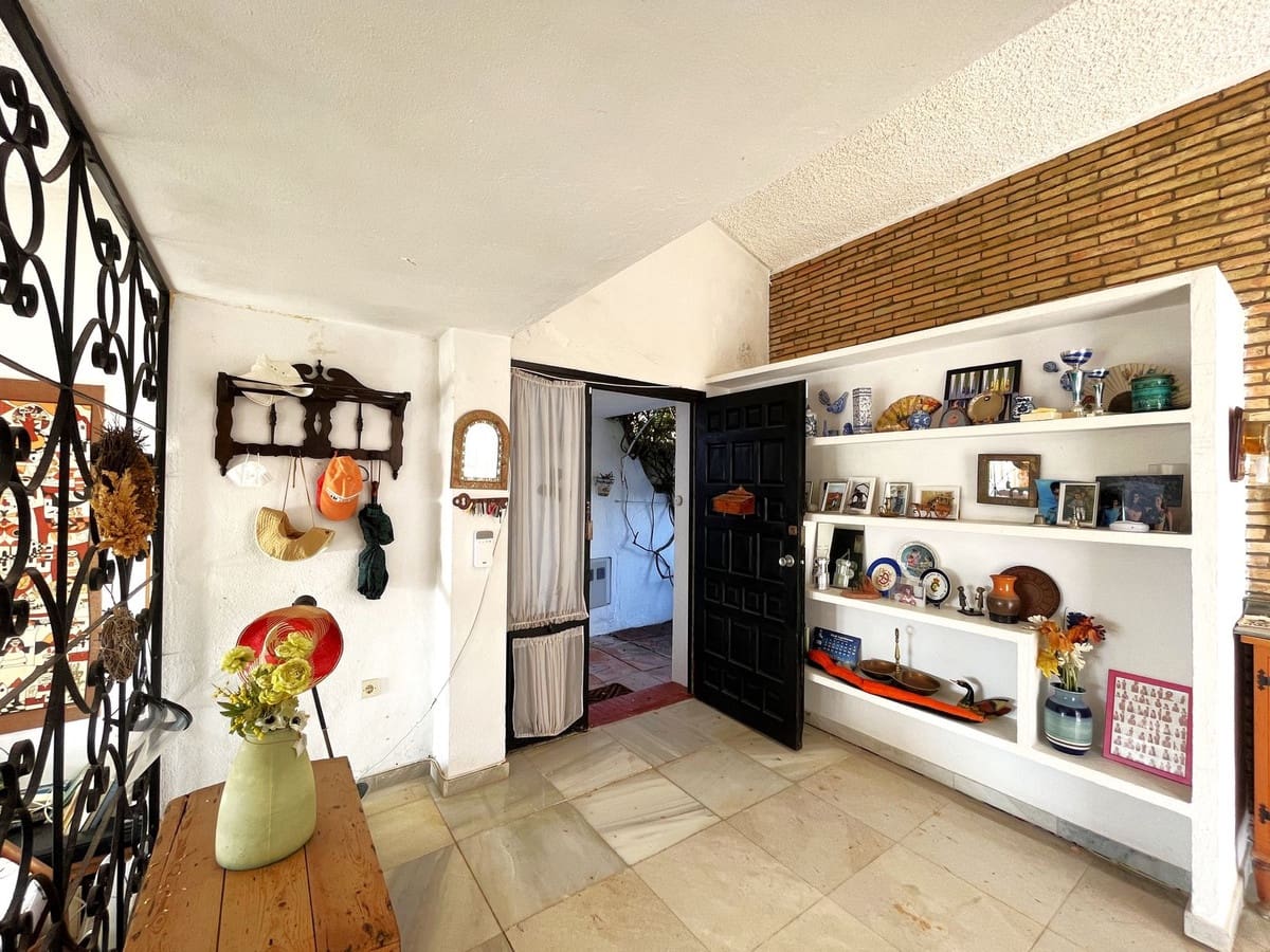 5 makuuhuone Huvila myytävänä paikassa Estepona - 1 295 000 € (Ref: 9363978)