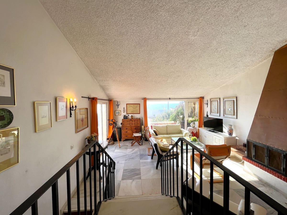 5 makuuhuone Huvila myytävänä paikassa Estepona - 1 295 000 € (Ref: 9363978)