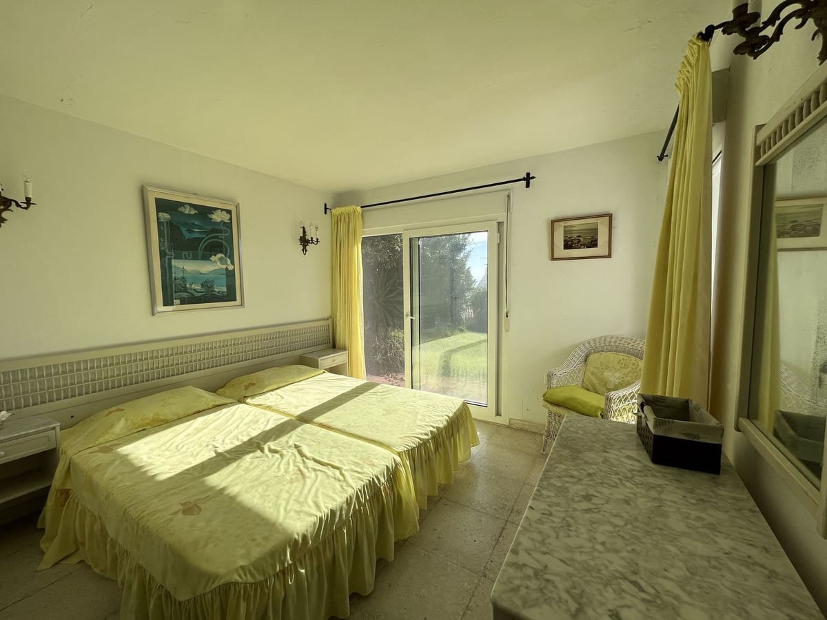 5 makuuhuone Huvila myytävänä paikassa Estepona - 1 295 000 € (Ref: 9363978)