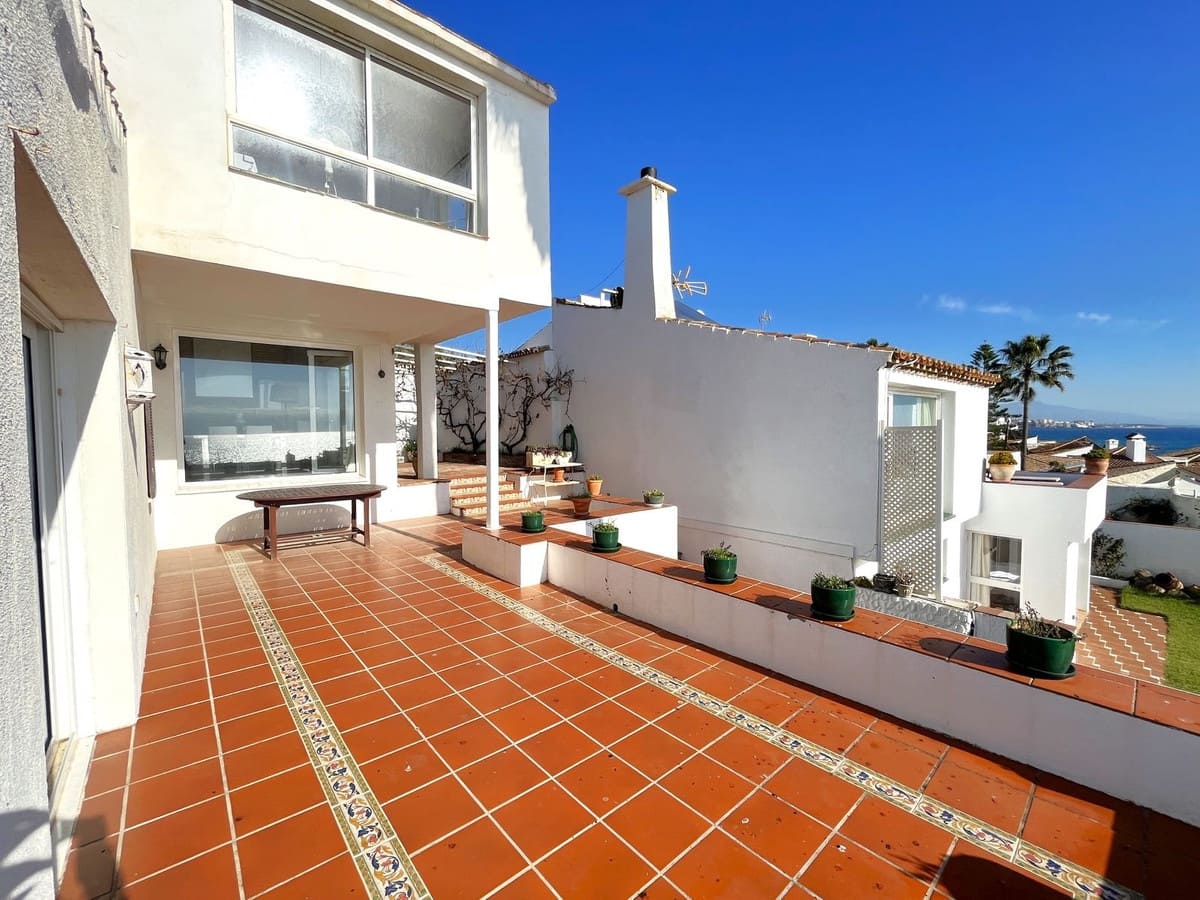 5 makuuhuone Huvila myytävänä paikassa Estepona - 1 295 000 € (Ref: 9363978)