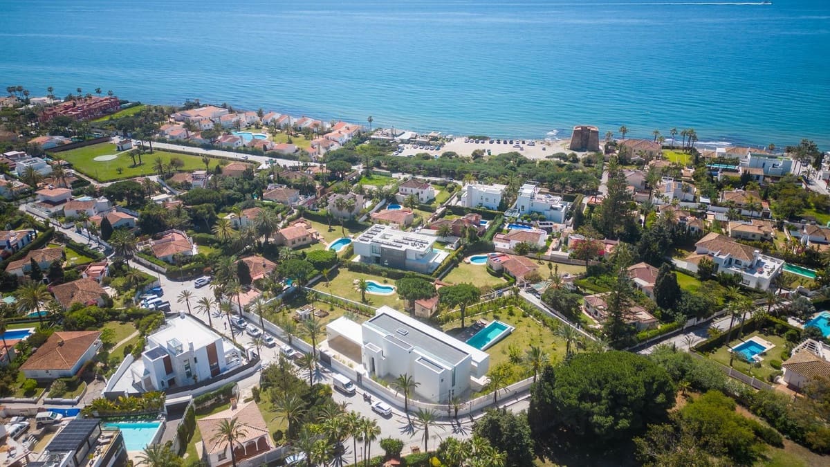6 quarto Moradia para venda em Marbesa - 4 775 000 € (Ref: 9363980)
