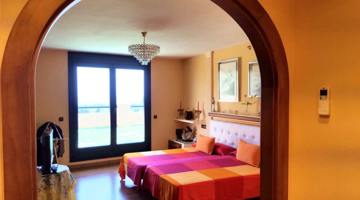 Chalet de 5 habitaciones en Estepona en venta - 2.300.000 € (Ref: 9363988)