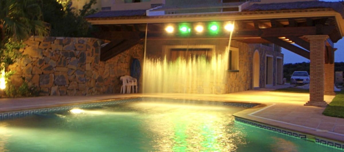 Chalet de 5 habitaciones en Estepona en venta - 2.300.000 € (Ref: 9363988)