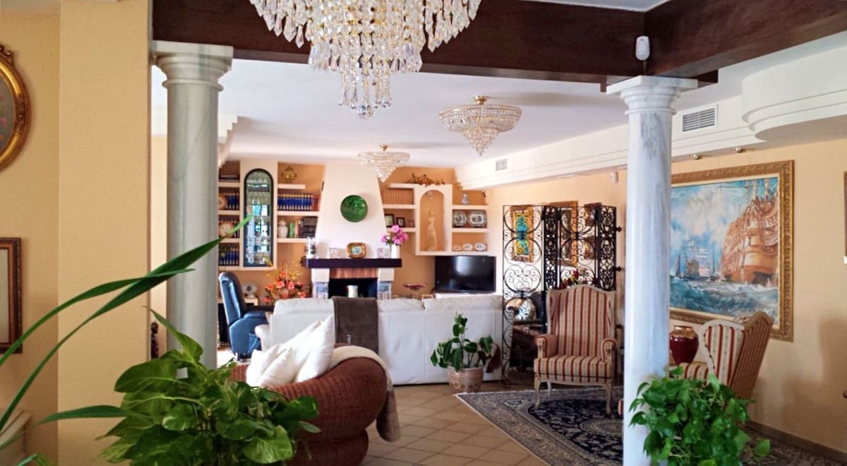 Chalet de 5 habitaciones en Estepona en venta - 2.300.000 € (Ref: 9363988)