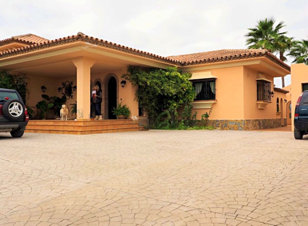 Chalet de 5 habitaciones en Estepona en venta - 2.300.000 € (Ref: 9363988)